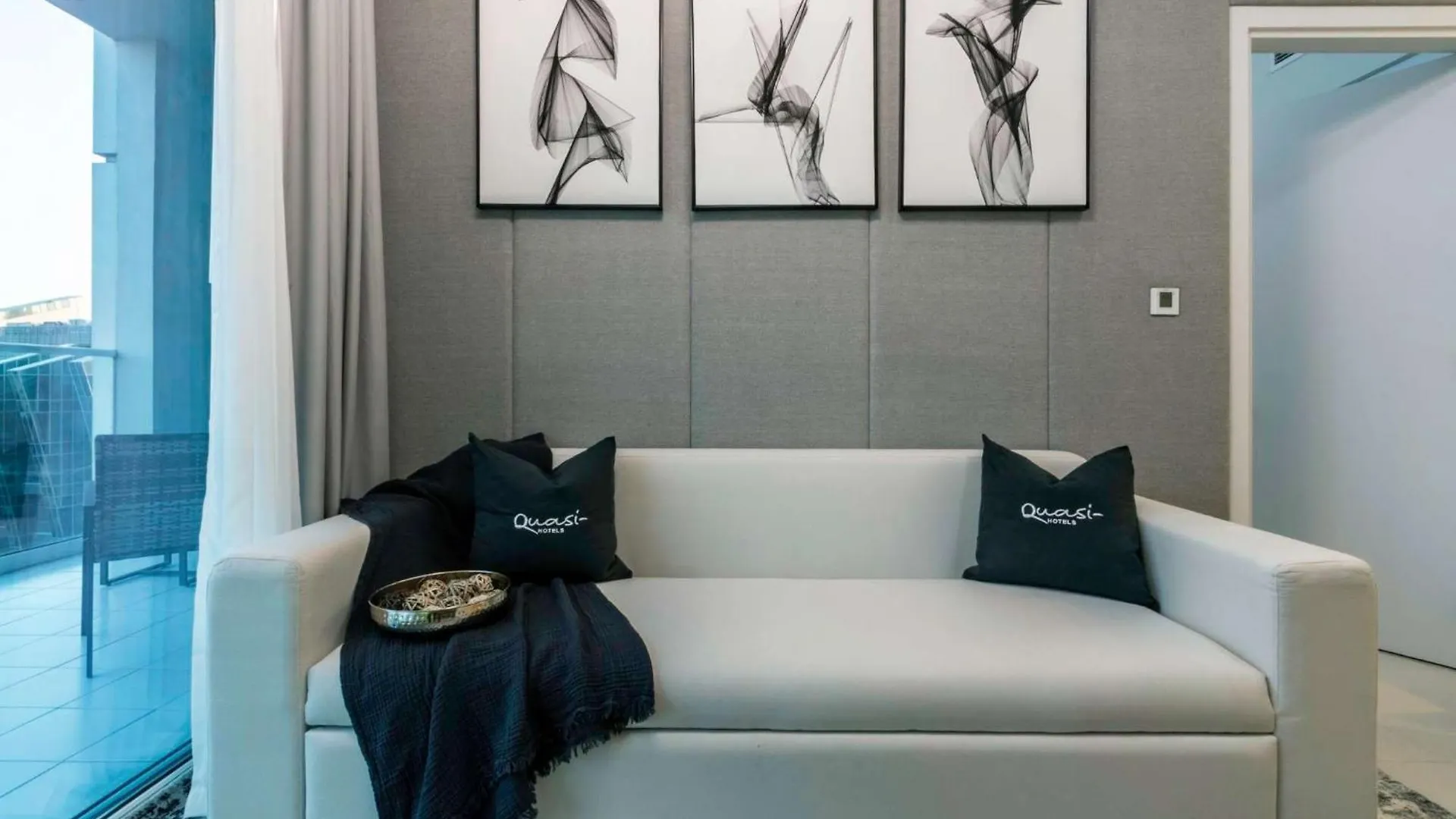 Apartment Luxury 2Bd Apt With Pool Gym & Burj Khalifa Views Dubai United Arab Emirates
