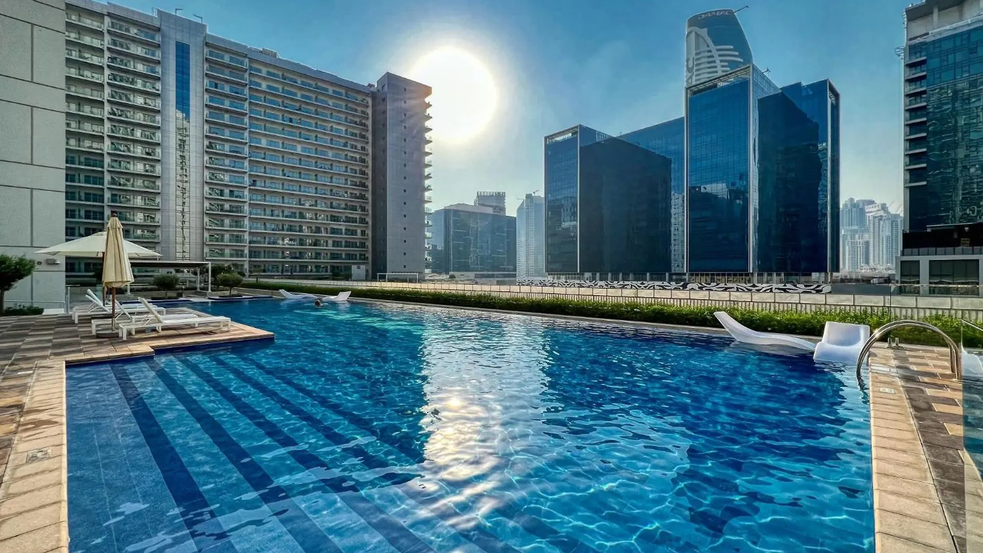 Luxury 2Bd Apt With Pool Gym & Burj Khalifa Views Dubai Emirados Árabes Unidos